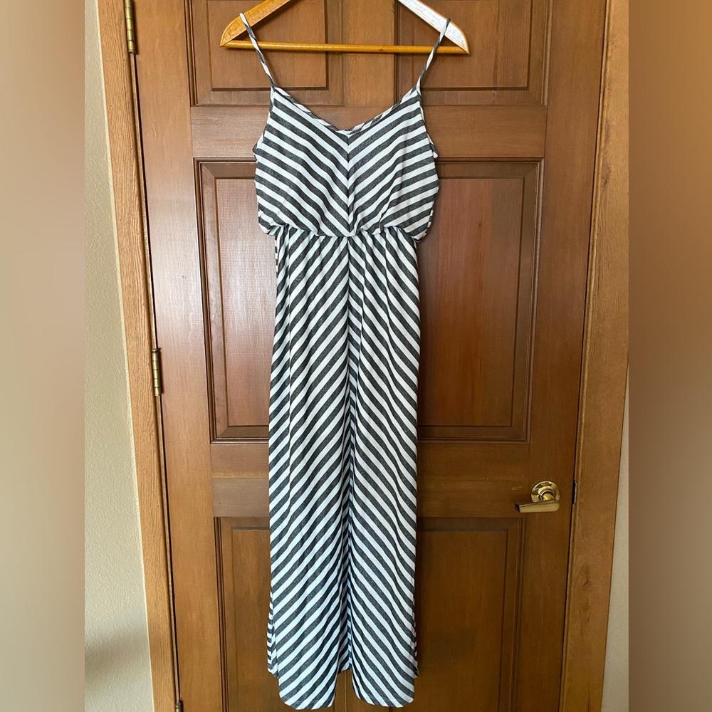 She Long Dress Size M Dk Grey/White